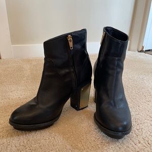 Steve Madden booties size 7.5